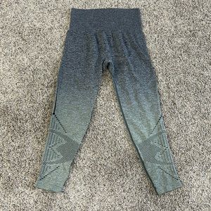 NWT Pink Cool & Comfy Seamless Ombré Yoga Pants